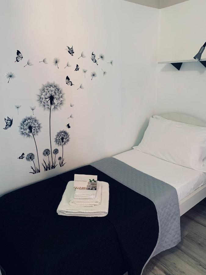 Residenza Lisy Hotel Verbania Exterior photo